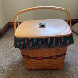 Longaberger 1995 Hostess Evergreen Basket with lid
